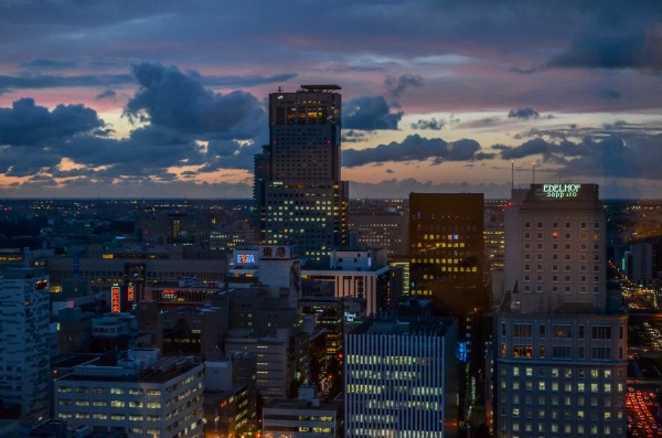 Sapporo at dusk by inefekt69 – flickr